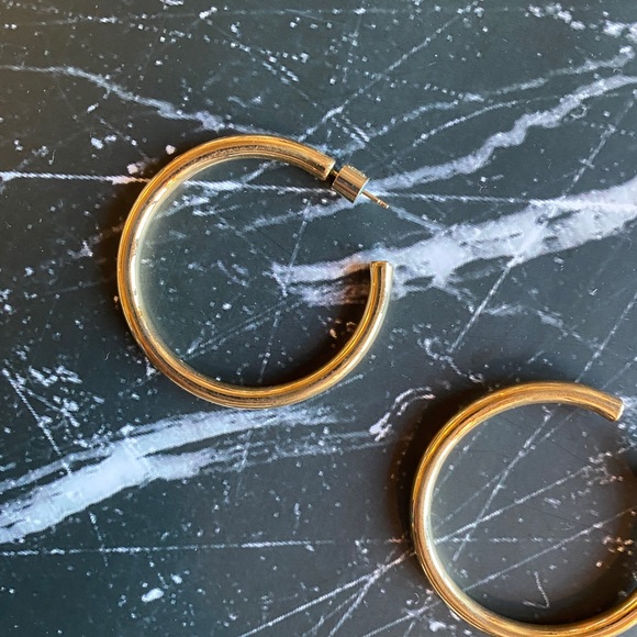 Jennifer Fisher 1.5" Thread Hoops - Picture 5 of 5